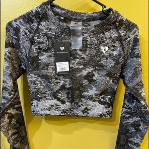 Women’s best  Camo seamless long sleeve crop top
